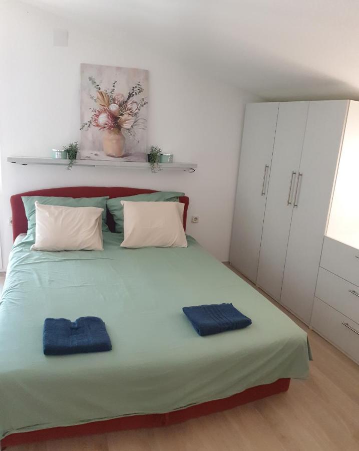 Maria Apartment Vir